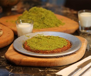 İçi Fıstıklı Künefe